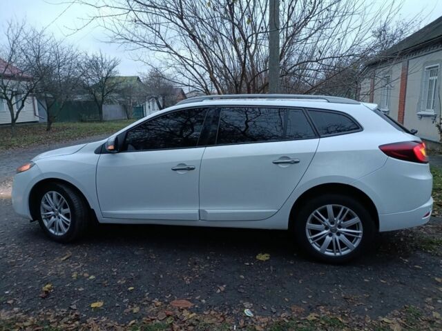 Білий Рено Меган, об'ємом двигуна 1.5 л та пробігом 261 тис. км за 7600 $, фото 1 на Automoto.ua