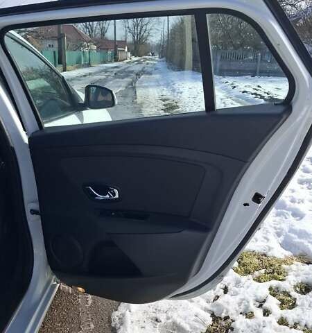 Белый Рено Меган, объемом двигателя 1.46 л и пробегом 306 тыс. км за 7500 $, фото 15 на Automoto.ua