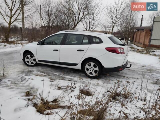 Білий Рено Меган, об'ємом двигуна 1.6 л та пробігом 194 тис. км за 7600 $, фото 10 на Automoto.ua