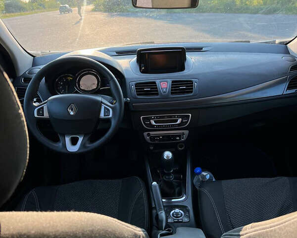 Білий Рено Меган, об'ємом двигуна 1.5 л та пробігом 285 тис. км за 8000 $, фото 11 на Automoto.ua