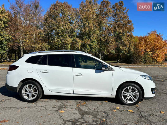 Белый Рено Меган, объемом двигателя 1.5 л и пробегом 277 тыс. км за 7700 $, фото 3 на Automoto.ua