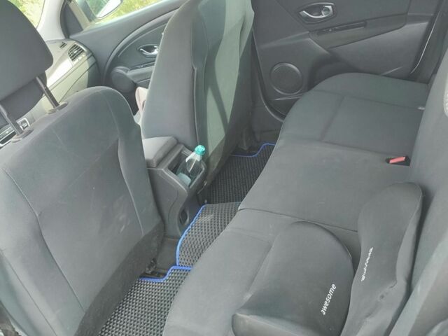 Белый Рено Меган, объемом двигателя 1.5 л и пробегом 295 тыс. км за 6499 $, фото 3 на Automoto.ua