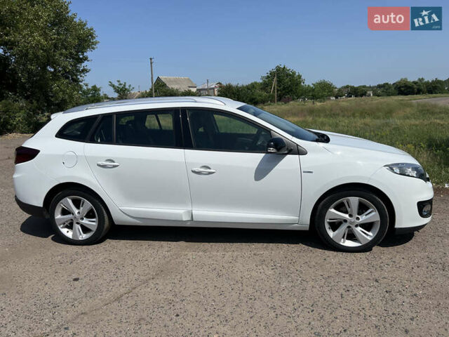 Белый Рено Меган, объемом двигателя 1.4 л и пробегом 191 тыс. км за 8500 $, фото 2 на Automoto.ua
