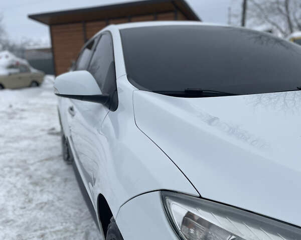 Білий Рено Меган, об'ємом двигуна 1.5 л та пробігом 278 тис. км за 5899 $, фото 16 на Automoto.ua