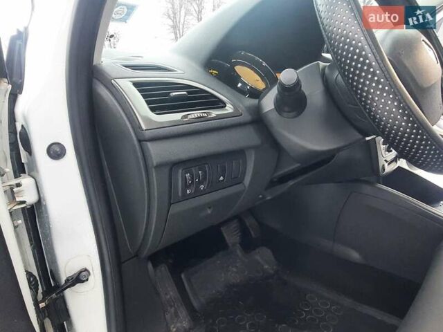Білий Рено Меган, об'ємом двигуна 1.5 л та пробігом 254 тис. км за 7699 $, фото 16 на Automoto.ua