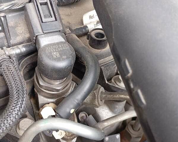 Рено Меган 2012 в Луцке на Automoto.ua Белый Рено Меган, объемом двигателя 1.46 л и пробегом 231 тыс. км за 7900 $, фото 20 на Automoto.ua