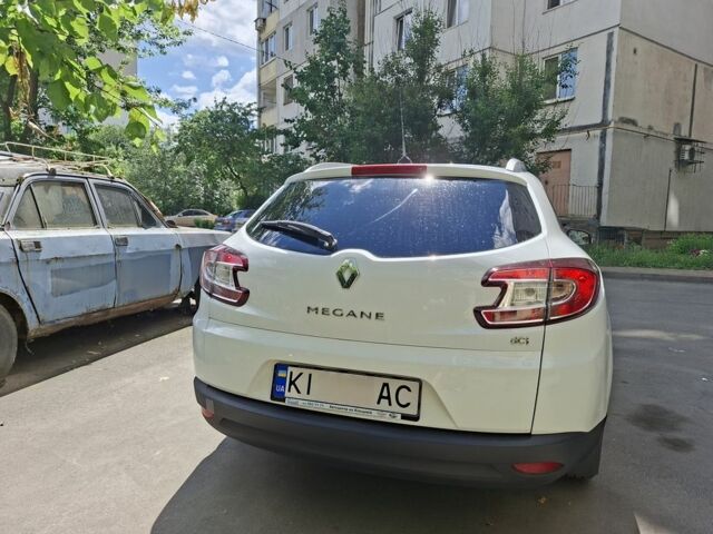 Белый Рено Меган, объемом двигателя 1.5 л и пробегом 241 тыс. км за 7800 $, фото 2 на Automoto.ua