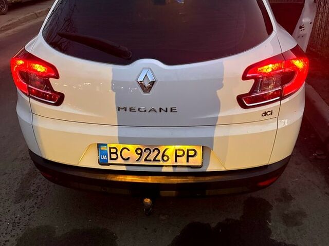 Белый Рено Меган, объемом двигателя 1.5 л и пробегом 281 тыс. км за 8500 $, фото 1 на Automoto.ua