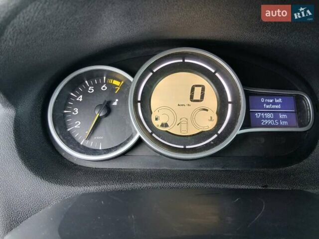 Білий Рено Меган, об'ємом двигуна 1.6 л та пробігом 171 тис. км за 7300 $, фото 18 на Automoto.ua