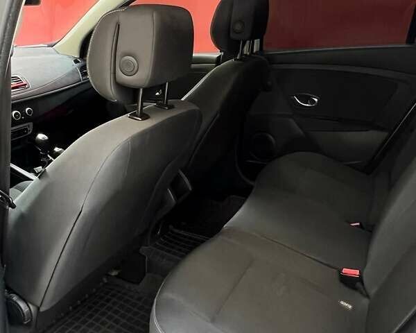 Рено Меган 2012 у Львові на Automoto.ua Білий Рено Меган, об'ємом двигуна 1.5 л та пробігом 304 тис. км за 8000 $, фото 11 на Automoto.ua