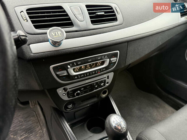 Белый Рено Меган, объемом двигателя 1.46 л и пробегом 271 тыс. км за 6500 $, фото 36 на Automoto.ua