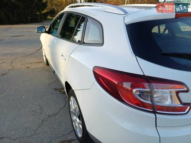 Белый Рено Меган, объемом двигателя 1.5 л и пробегом 271 тыс. км за 8000 $, фото 3 на Automoto.ua