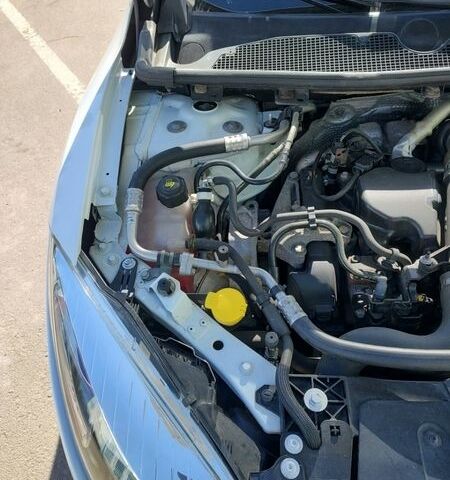 Белый Рено Меган, объемом двигателя 1.5 л и пробегом 247 тыс. км за 8150 $, фото 31 на Automoto.ua