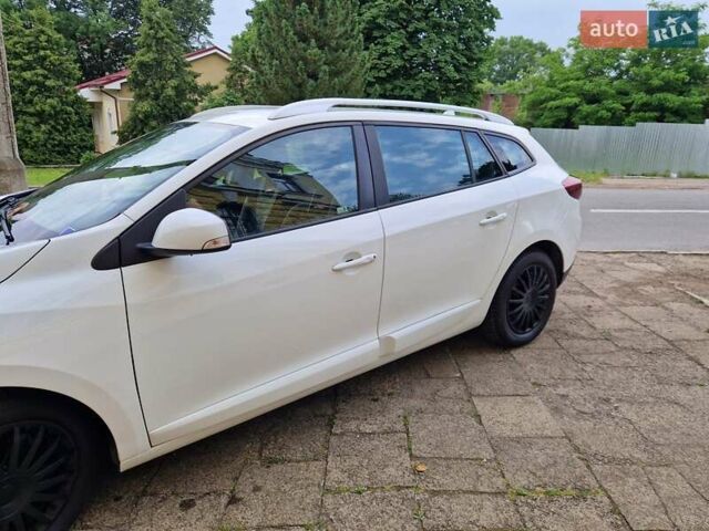 Белый Рено Меган, объемом двигателя 1.5 л и пробегом 244 тыс. км за 7600 $, фото 6 на Automoto.ua