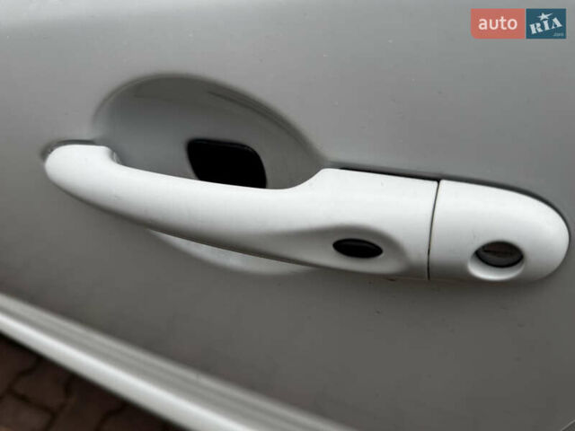 Білий Рено Меган, об'ємом двигуна 1.5 л та пробігом 260 тис. км за 8000 $, фото 19 на Automoto.ua