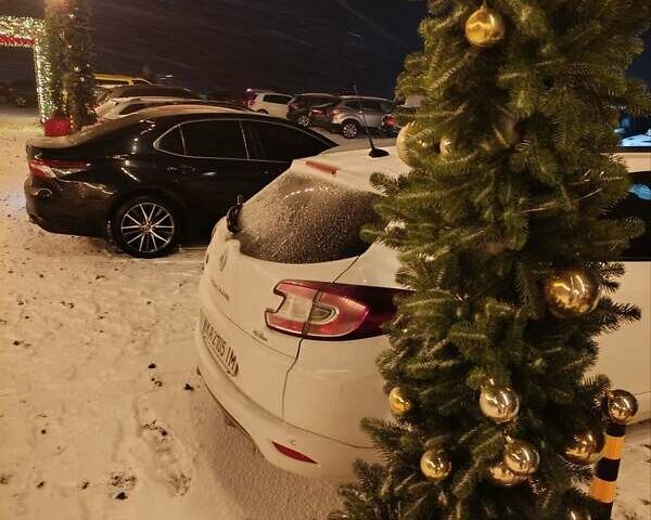 Білий Рено Меган, об'ємом двигуна 1.5 л та пробігом 220 тис. км за 8700 $, фото 8 на Automoto.ua