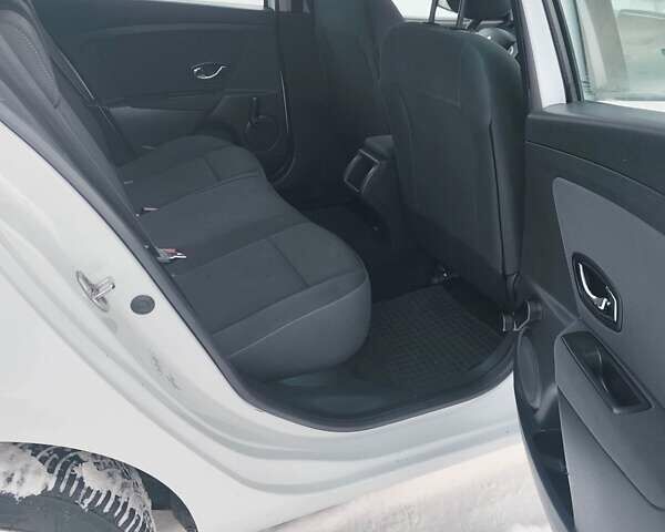 Білий Рено Меган, об'ємом двигуна 1.6 л та пробігом 194 тис. км за 7700 $, фото 22 на Automoto.ua