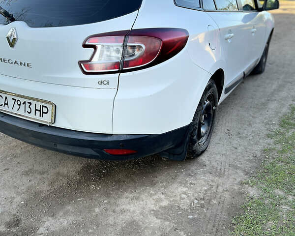 Білий Рено Меган, об'ємом двигуна 1.46 л та пробігом 297 тис. км за 7200 $, фото 26 на Automoto.ua