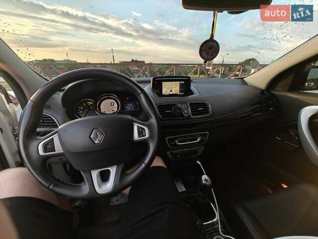 Белый Рено Меган, объемом двигателя 1.46 л и пробегом 240 тыс. км за 10300 $, фото 19 на Automoto.ua