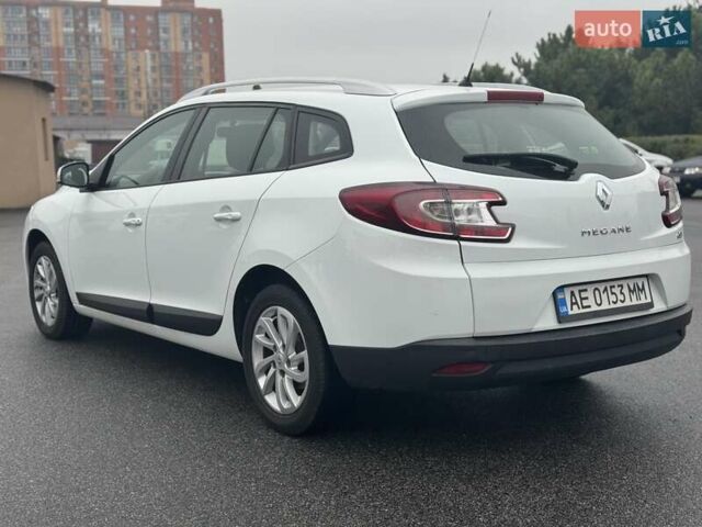 Рено Меган 2012 у Дніпро (Дніпропетровську) на Automoto.ua Білий Рено Меган, об'ємом двигуна 1.46 л та пробігом 240 тис. км за 6200 $, фото 8 на Automoto.ua