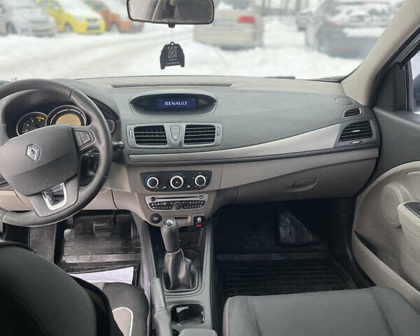 Білий Рено Меган, об'ємом двигуна 1.5 л та пробігом 278 тис. км за 5899 $, фото 28 на Automoto.ua