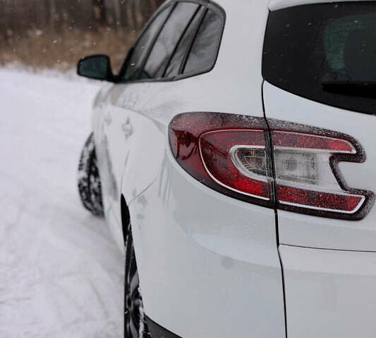 Белый Рено Меган, объемом двигателя 1.5 л и пробегом 315 тыс. км за 7500 $, фото 9 на Automoto.ua