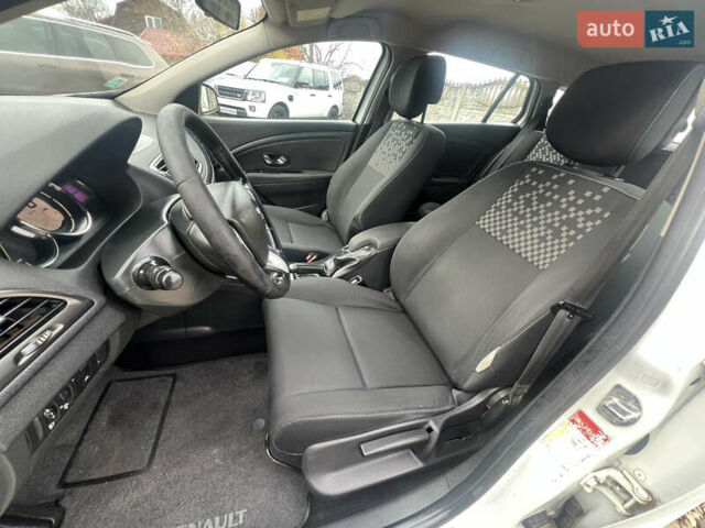 Белый Рено Меган, объемом двигателя 1.46 л и пробегом 255 тыс. км за 6500 $, фото 12 на Automoto.ua