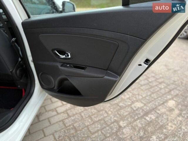 Білий Рено Меган, об'ємом двигуна 1.5 л та пробігом 202 тис. км за 7200 $, фото 71 на Automoto.ua