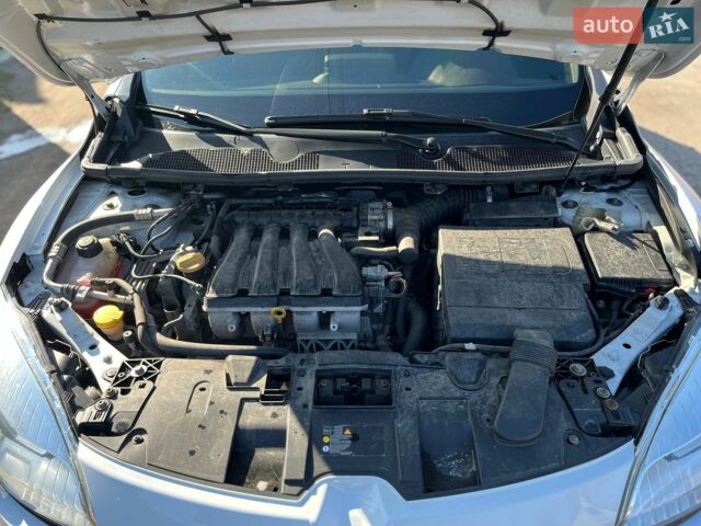 Білий Рено Меган, об'ємом двигуна 2 л та пробігом 296 тис. км за 7000 $, фото 16 на Automoto.ua