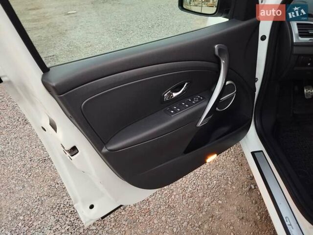 Білий Рено Меган, об'ємом двигуна 1.5 л та пробігом 250 тис. км за 9300 $, фото 14 на Automoto.ua