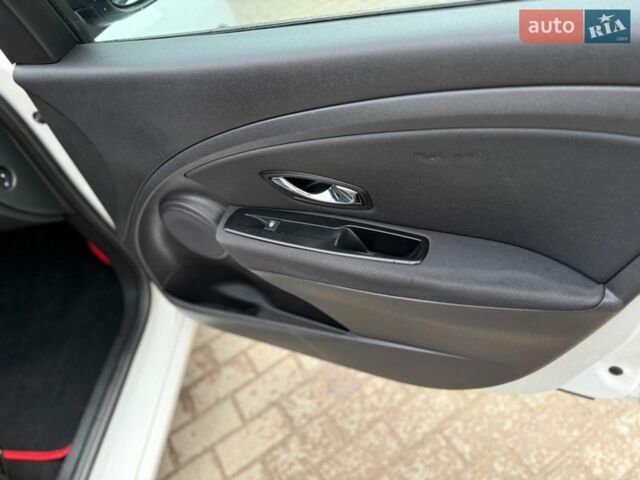 Білий Рено Меган, об'ємом двигуна 1.5 л та пробігом 202 тис. км за 7200 $, фото 77 на Automoto.ua