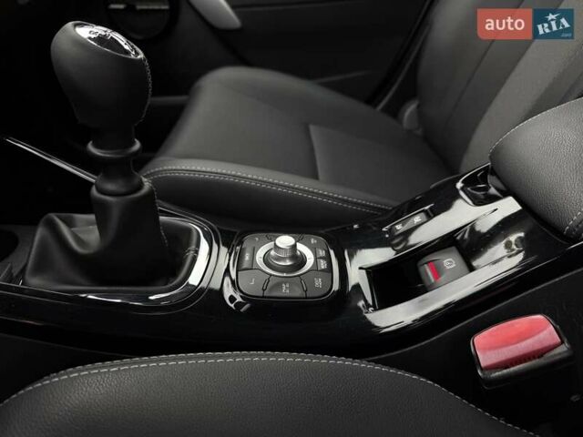 Білий Рено Меган, об'ємом двигуна 1.5 л та пробігом 228 тис. км за 8999 $, фото 114 на Automoto.ua