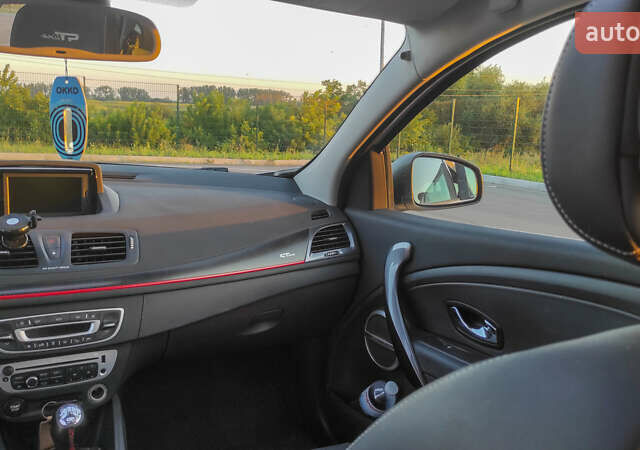 Белый Рено Меган, объемом двигателя 1.5 л и пробегом 198 тыс. км за 10000 $, фото 22 на Automoto.ua