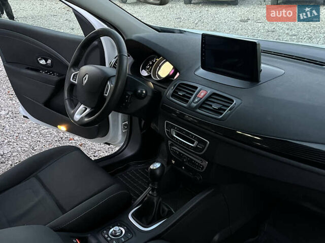 Білий Рено Меган, об'ємом двигуна 1.5 л та пробігом 250 тис. км за 7900 $, фото 19 на Automoto.ua