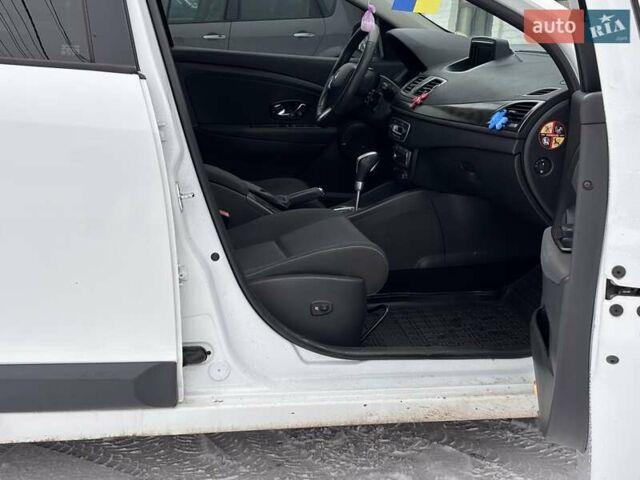 Білий Рено Меган, об'ємом двигуна 1.46 л та пробігом 265 тис. км за 6990 $, фото 57 на Automoto.ua