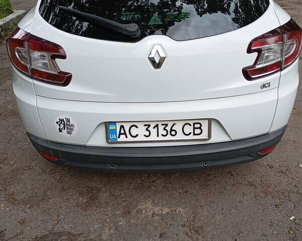 Рено Меган 2012 в Луцке на Automoto.ua Белый Рено Меган, объемом двигателя 1.46 л и пробегом 231 тыс. км за 7900 $, фото 7 на Automoto.ua