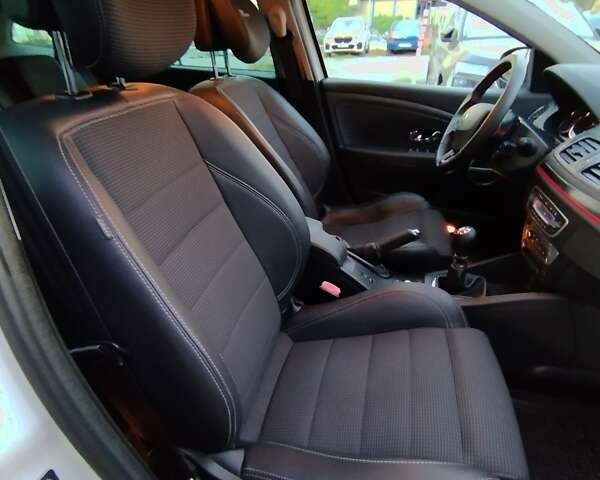 Білий Рено Меган, об'ємом двигуна 1.5 л та пробігом 250 тис. км за 9300 $, фото 25 на Automoto.ua