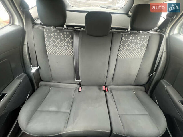 Белый Рено Меган, объемом двигателя 1.46 л и пробегом 255 тыс. км за 6500 $, фото 28 на Automoto.ua