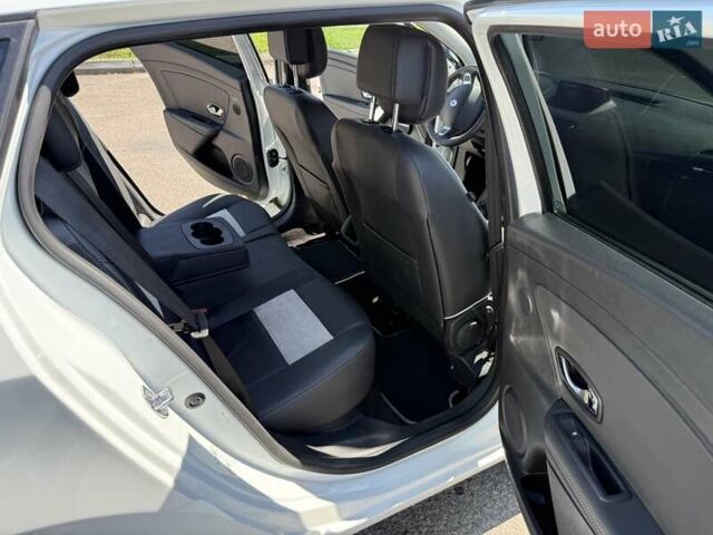 Белый Рено Меган, объемом двигателя 1.5 л и пробегом 225 тыс. км за 7699 $, фото 84 на Automoto.ua