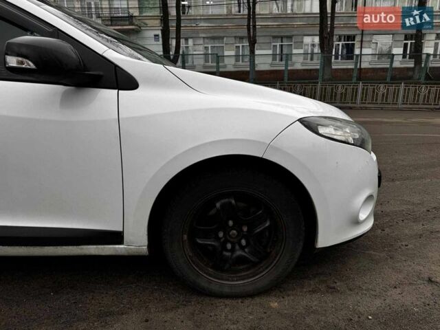 Білий Рено Меган, об'ємом двигуна 1.5 л та пробігом 361 тис. км за 7790 $, фото 4 на Automoto.ua