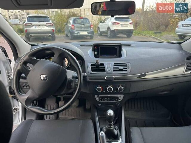 Белый Рено Меган, объемом двигателя 1.5 л и пробегом 310 тыс. км за 8300 $, фото 20 на Automoto.ua