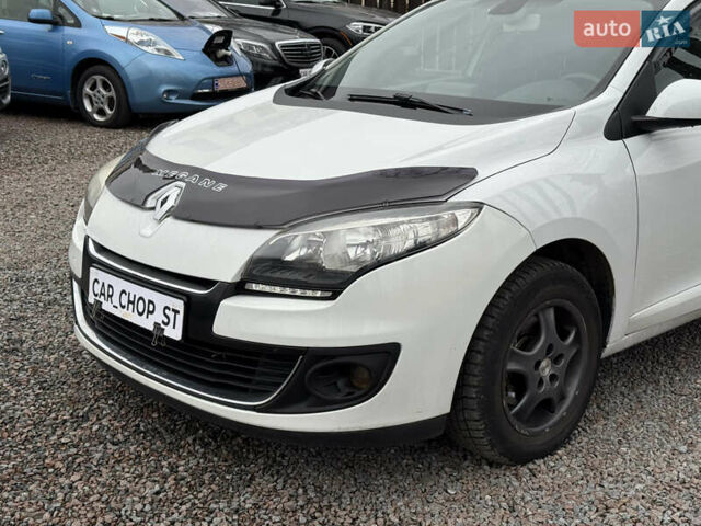 Белый Рено Меган, объемом двигателя 1.46 л и пробегом 271 тыс. км за 6500 $, фото 2 на Automoto.ua