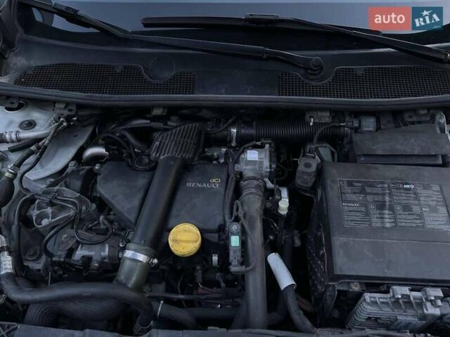 Белый Рено Меган, объемом двигателя 1.5 л и пробегом 260 тыс. км за 6999 $, фото 15 на Automoto.ua