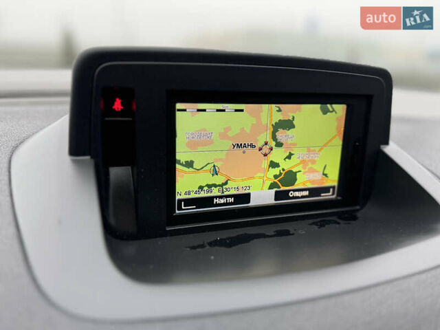 Білий Рено Меган, об'ємом двигуна 1.6 л та пробігом 235 тис. км за 7500 $, фото 21 на Automoto.ua