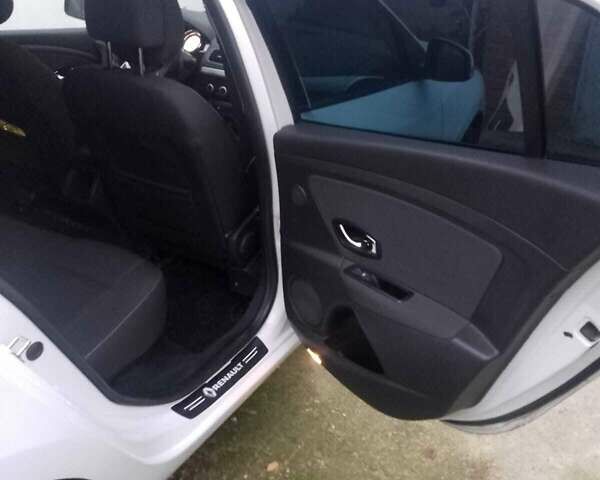 Белый Рено Меган, объемом двигателя 1.46 л и пробегом 238 тыс. км за 7600 $, фото 2 на Automoto.ua