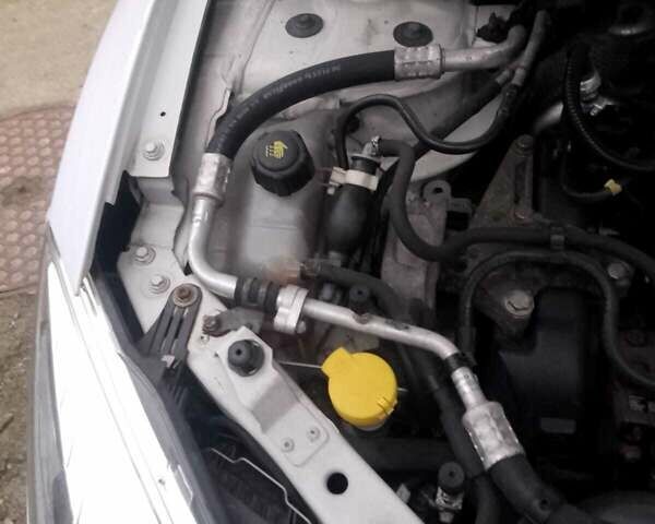 Белый Рено Меган, объемом двигателя 1.46 л и пробегом 238 тыс. км за 7600 $, фото 12 на Automoto.ua