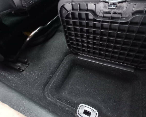 Белый Рено Меган, объемом двигателя 1.5 л и пробегом 276 тыс. км за 7550 $, фото 13 на Automoto.ua