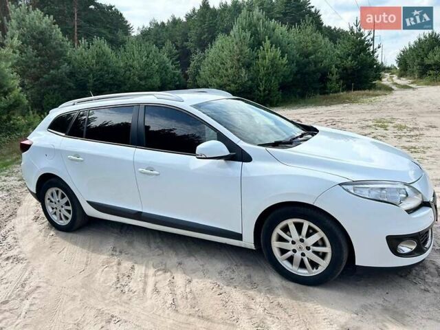 Белый Рено Меган, объемом двигателя 1.5 л и пробегом 287 тыс. км за 6999 $, фото 4 на Automoto.ua
