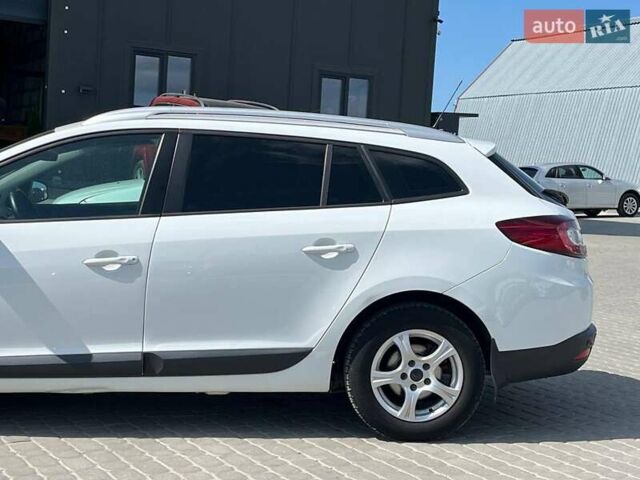 Белый Рено Меган, объемом двигателя 1.5 л и пробегом 195 тыс. км за 6490 $, фото 8 на Automoto.ua