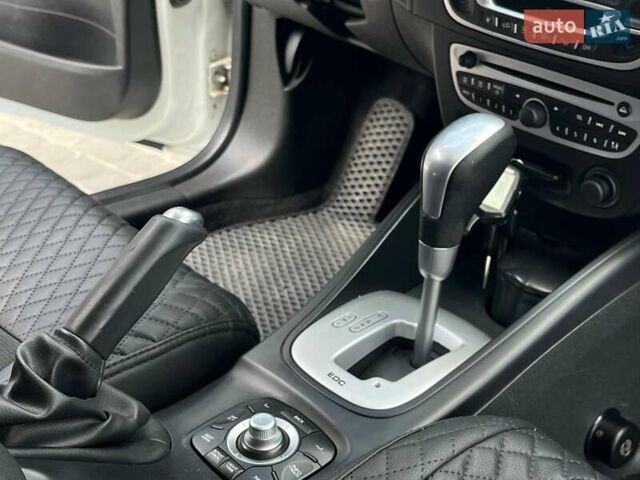 Белый Рено Меган, объемом двигателя 1.5 л и пробегом 195 тыс. км за 6490 $, фото 18 на Automoto.ua